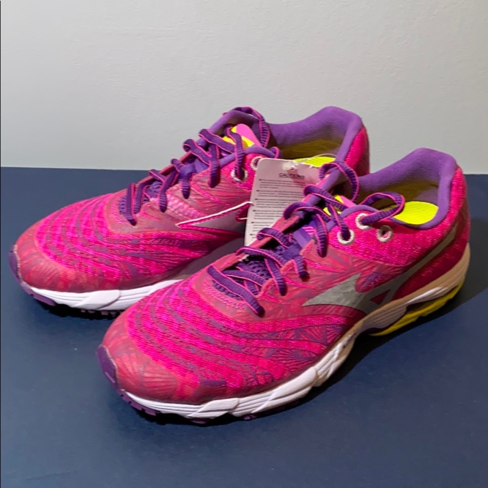 New Mizuno Wave Sayonara Women Snickers